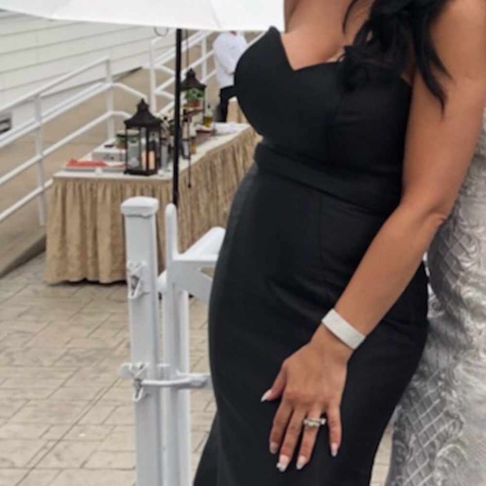 Sorella Vita black dress
